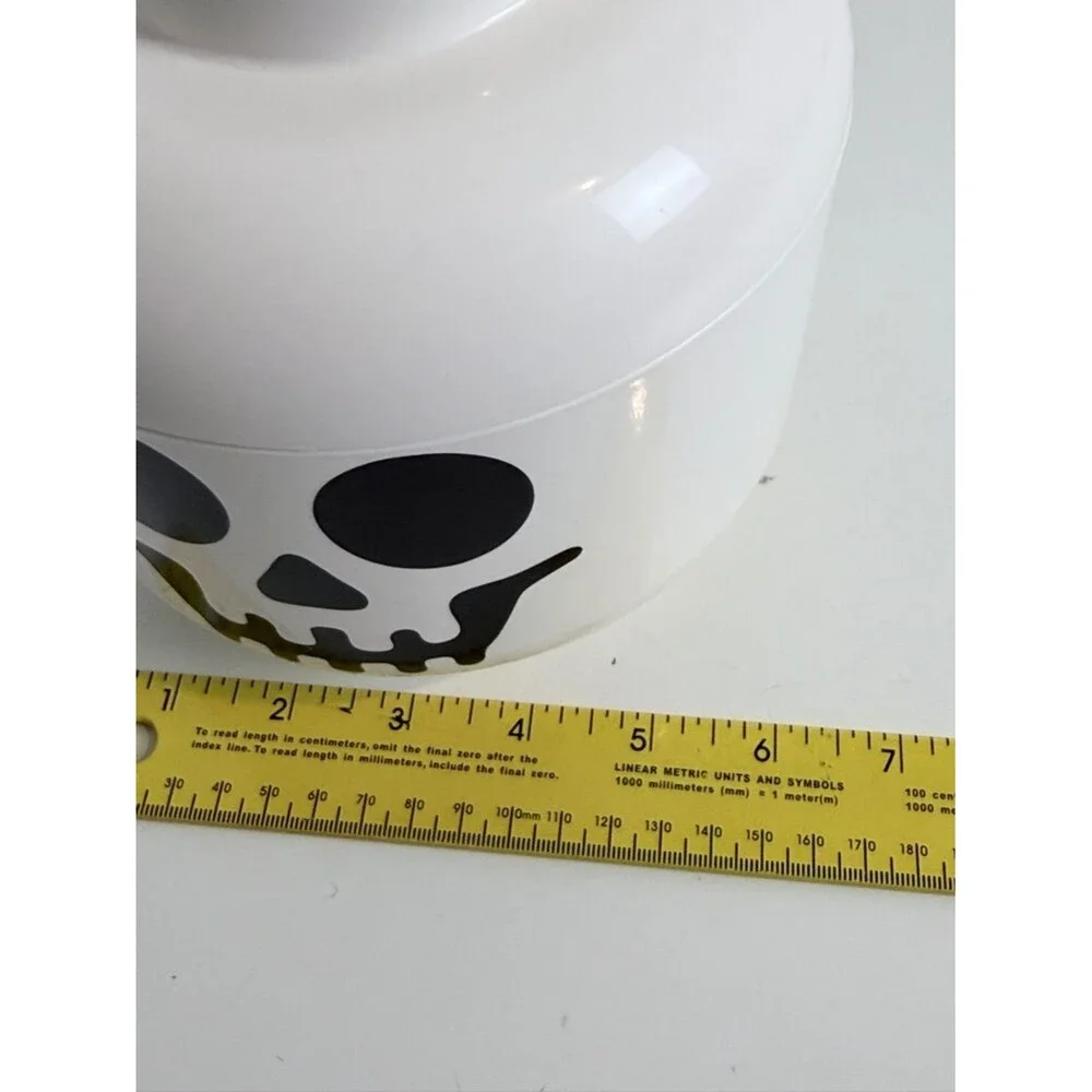 Lego White Skull Face Storage Container 2018 - Picture 6 of 6